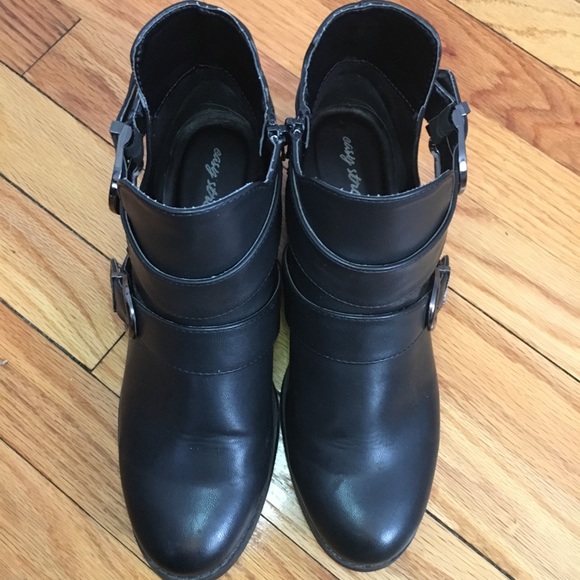 Easy Living Black Ankle Boots - Picture 2 of 6